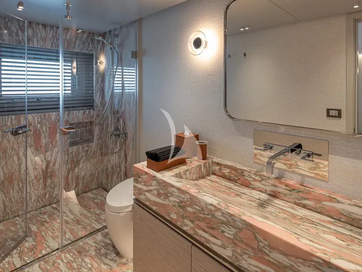 ONE ZERO Numarine 37XP- stbd VIP bathroom ONE ZERO Numarine 37XP- stbd VIP bathroom