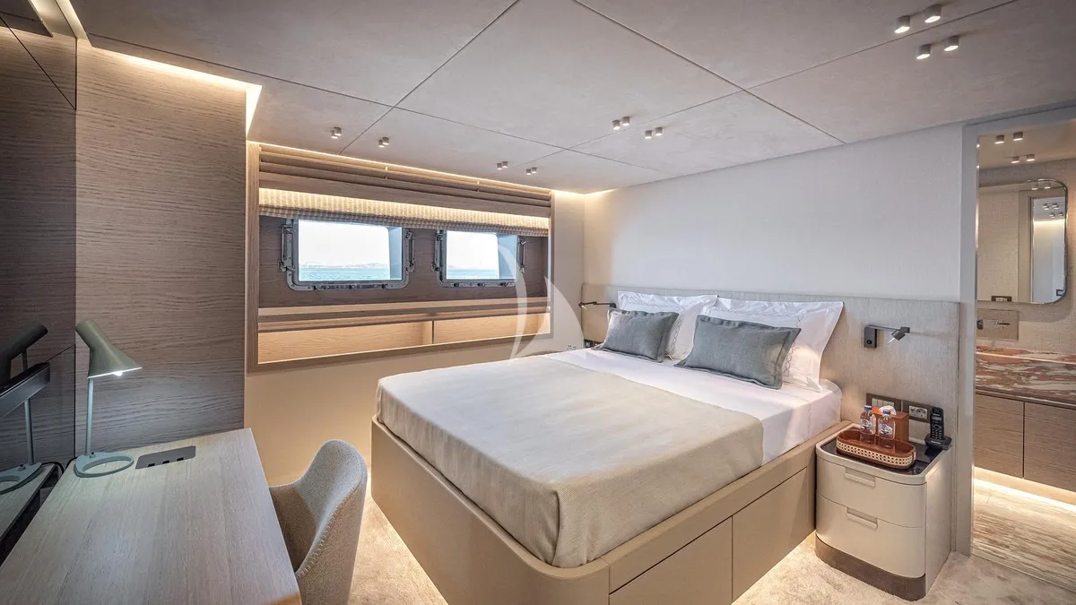 Charter Yacht ONE ZERO - Numarine 37XP - 6 Cabins - St Tropez - Nice - Antibes - Monaco - Cannes - French Riviera