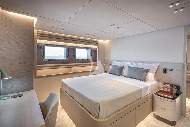 Charter Yacht ONE ZERO - Numarine 37XP - 6 Cabins - St Tropez - Nice - Antibes - Monaco - Cannes - French Riviera