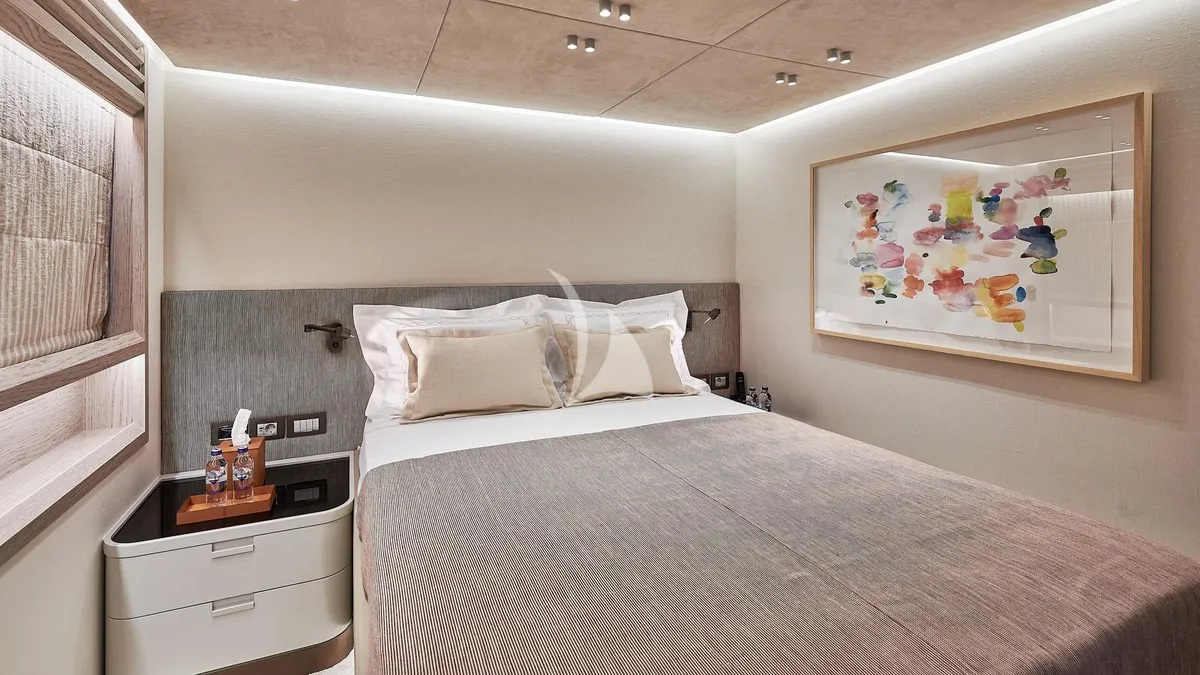 Charter Yacht ONE ZERO - Numarine 37XP - 6 Cabins - St Tropez - Nice - Antibes - Monaco - Cannes - French Riviera