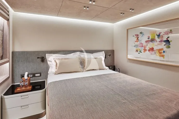 Charter Yacht ONE ZERO - Numarine 37XP - 6 Cabins - St Tropez - Nice - Antibes - Monaco - Cannes - French Riviera