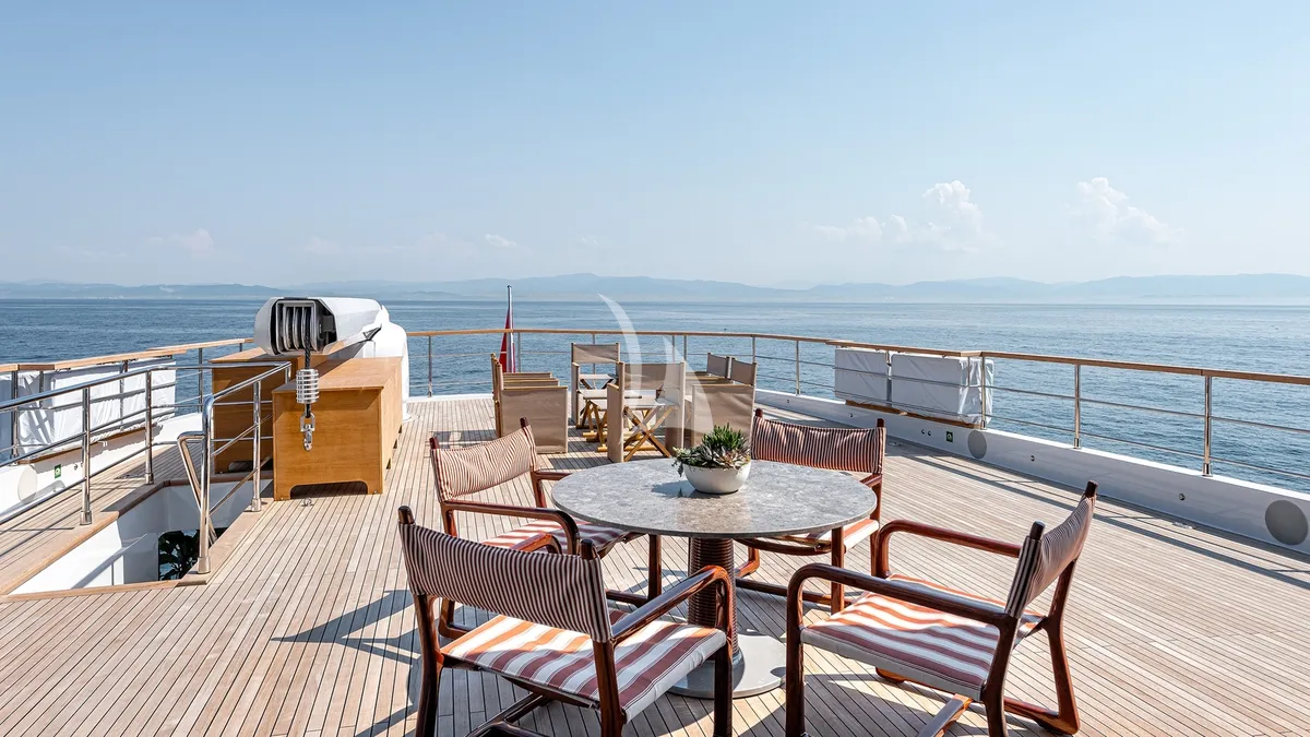 Charter Yacht ONE ZERO - Numarine 37XP - 6 Cabins - St Tropez - Nice - Antibes - Monaco - Cannes - French Riviera