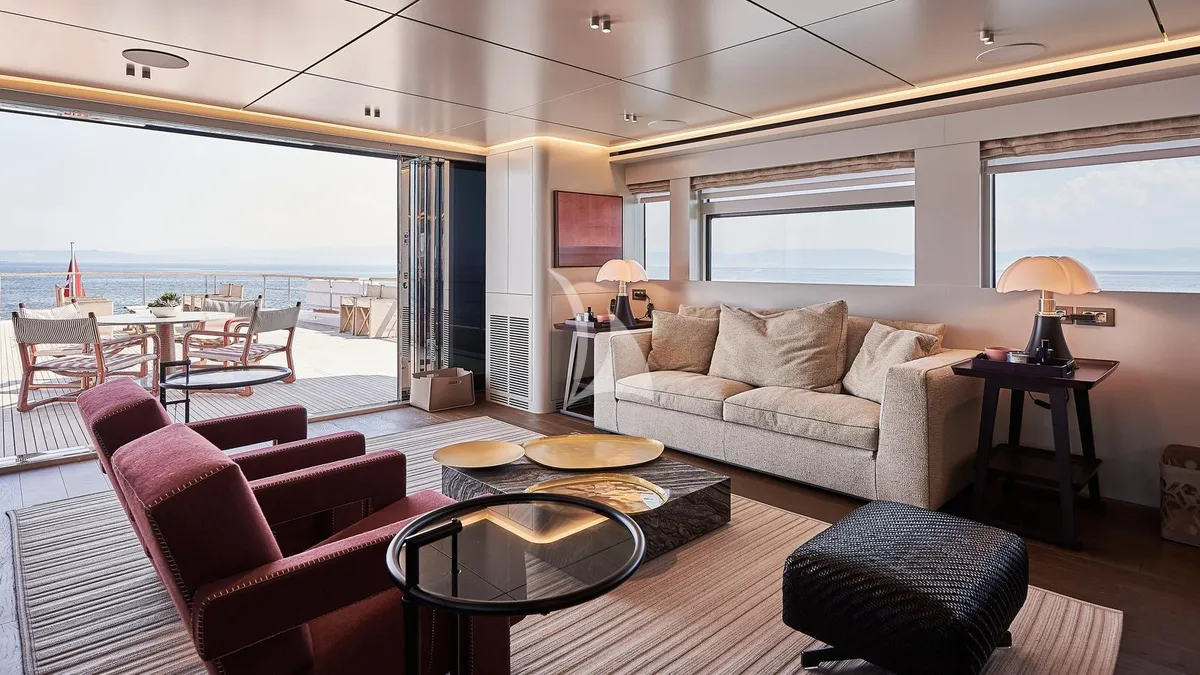 Charter Yacht ONE ZERO - Numarine 37XP - 6 Cabins - St Tropez - Nice - Antibes - Monaco - Cannes - French Riviera