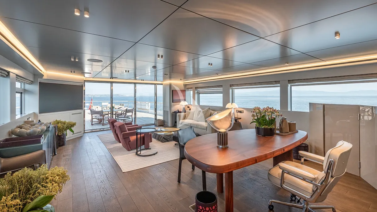 Charter Yacht ONE ZERO - Numarine 37XP - 6 Cabins - St Tropez - Nice - Antibes - Monaco - Cannes - French Riviera