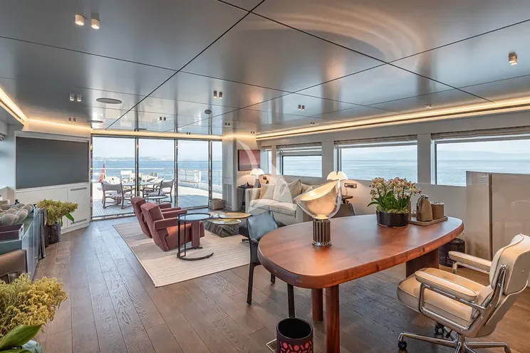 Charter Yacht ONE ZERO - Numarine 37XP - 6 Cabins - St Tropez - Nice - Antibes - Monaco - Cannes - French Riviera