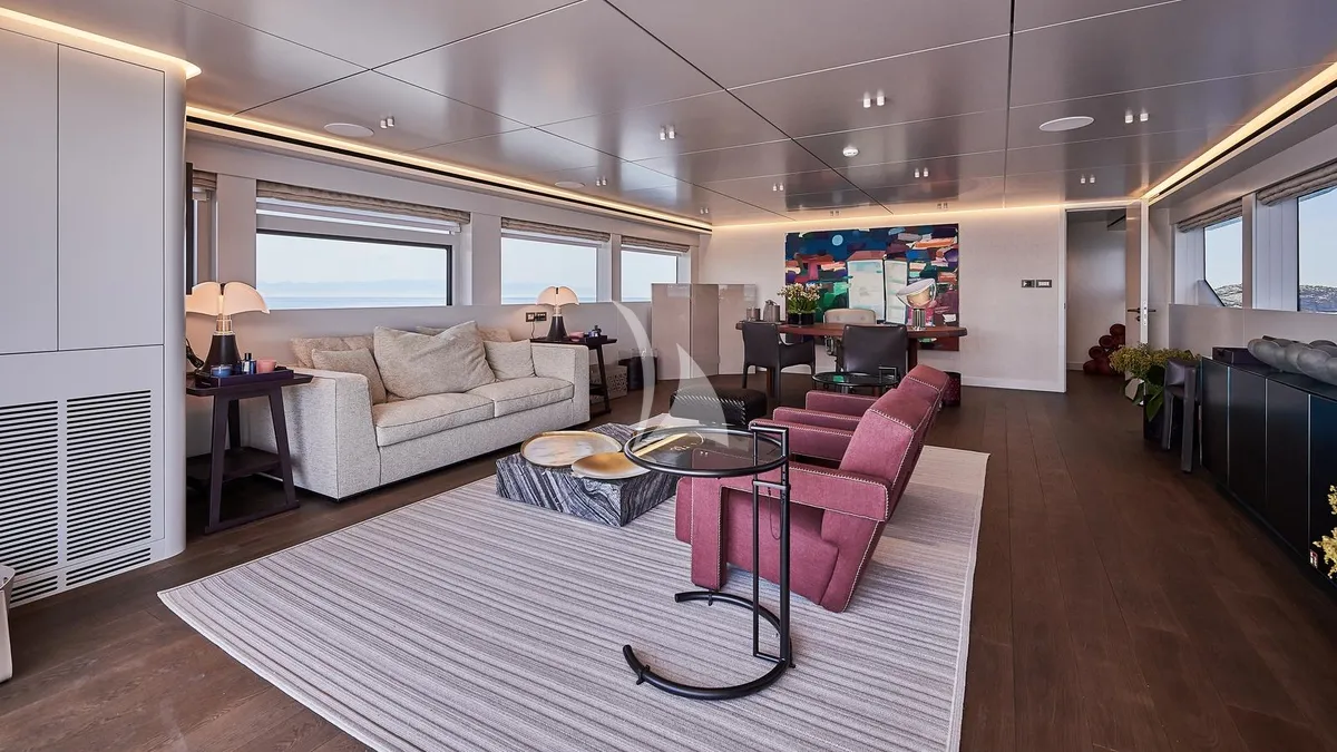 Charter Yacht ONE ZERO - Numarine 37XP - 6 Cabins - St Tropez - Nice - Antibes - Monaco - Cannes - French Riviera