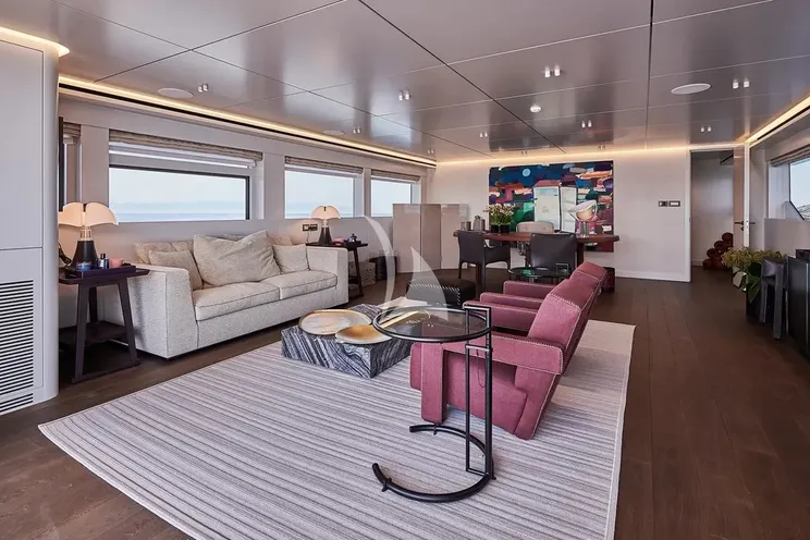 Charter Yacht ONE ZERO - Numarine 37XP - 6 Cabins - St Tropez - Nice - Antibes - Monaco - Cannes - French Riviera
