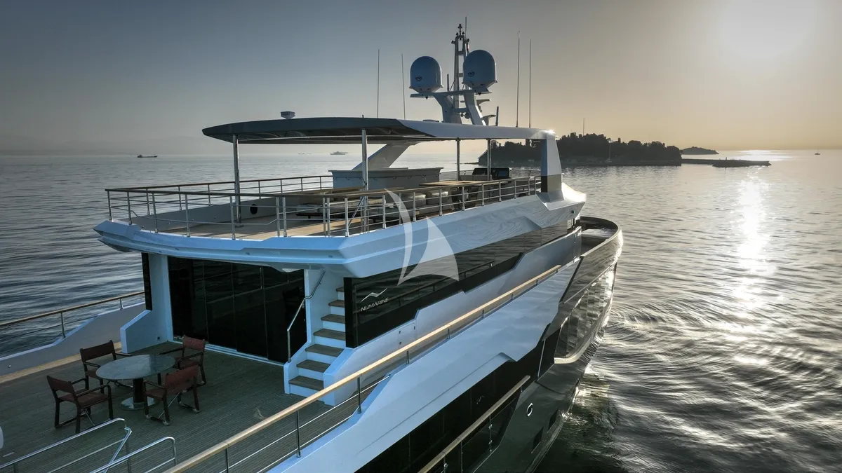Charter Yacht ONE ZERO - Numarine 37XP - 6 Cabins - St Tropez - Nice - Antibes - Monaco - Cannes - French Riviera
