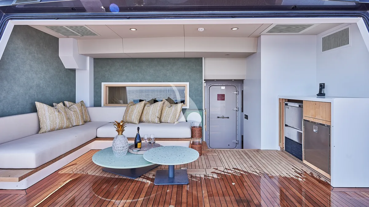 Charter Yacht ONE ZERO - Numarine 37XP - 6 Cabins - St Tropez - Nice - Antibes - Monaco - Cannes - French Riviera