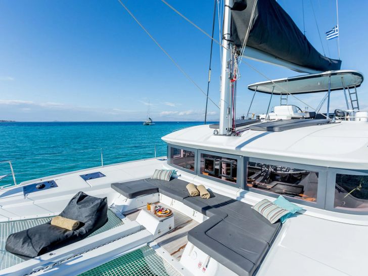 ONE FEELING Lagoon 51 - foredeck ONE FEELING Lagoon 51 - foredeck