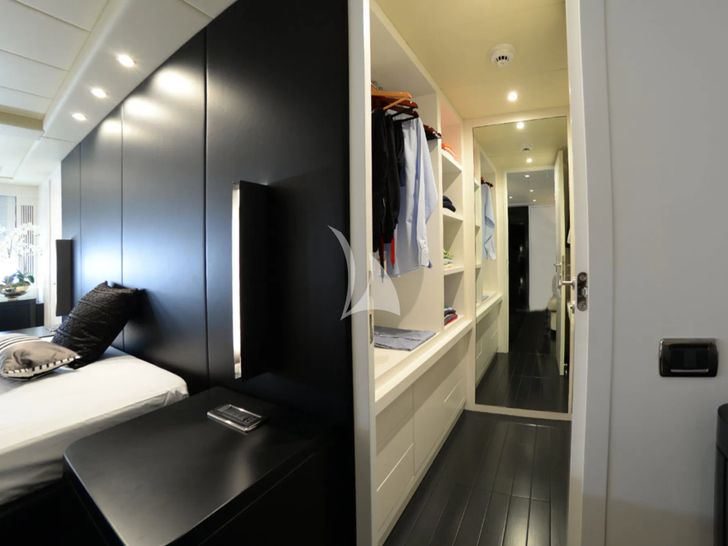 ONLY ONE Overmarine Mangusta 92 - master cabin closet ONLY ONE Overmarine Mangusta 92 - master cabin closet