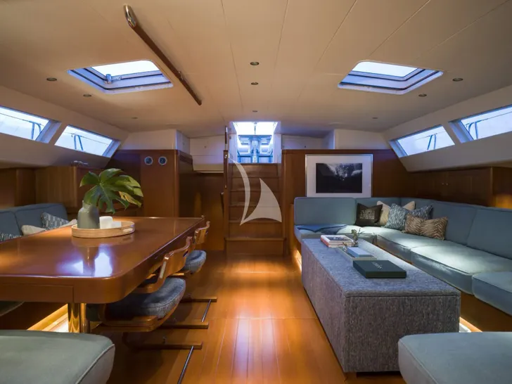 ONYX Nautor`s Swan 100s - saloon lounge and dining area ONYX Nautor`s Swan 100s - saloon lounge and dining area