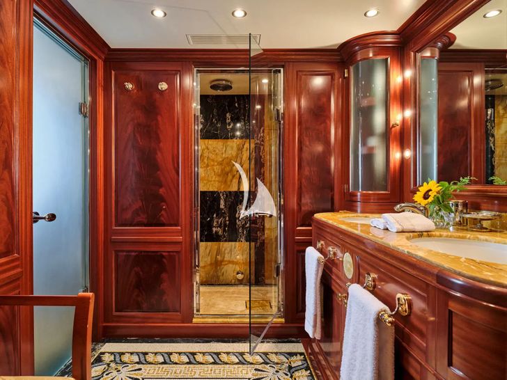 OPTION B Benetti Classic 121 - VIP cabin 1 bathroom OPTION B Benetti Classic 121 - VIP cabin 1 bathroom