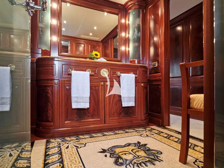 OPTION B Benetti Classic 121 - VIP cabin 3 bathroom OPTION B Benetti Classic 121 - VIP cabin 3 bathroom