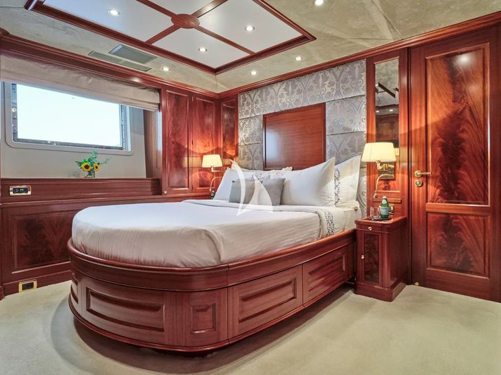 OPTION B Benetti Classic 121 - VIP cabin 3 OPTION B Benetti Classic 121 - VIP cabin 3