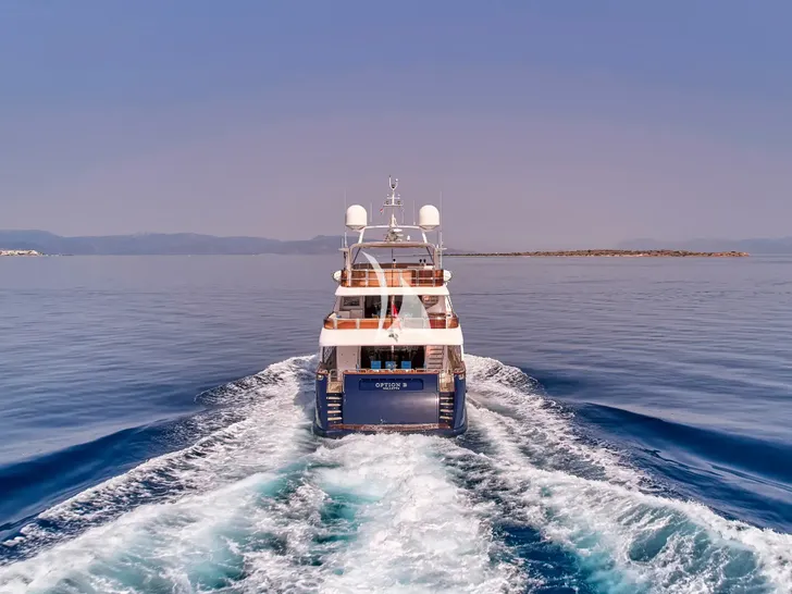 OPTION B Benetti Classic 121 - cruising aft view OPTION B Benetti Classic 121 - cruising aft view