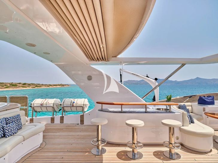 OPTION B Benetti Classic 121 - sun deck bar OPTION B Benetti Classic 121 - sun deck bar