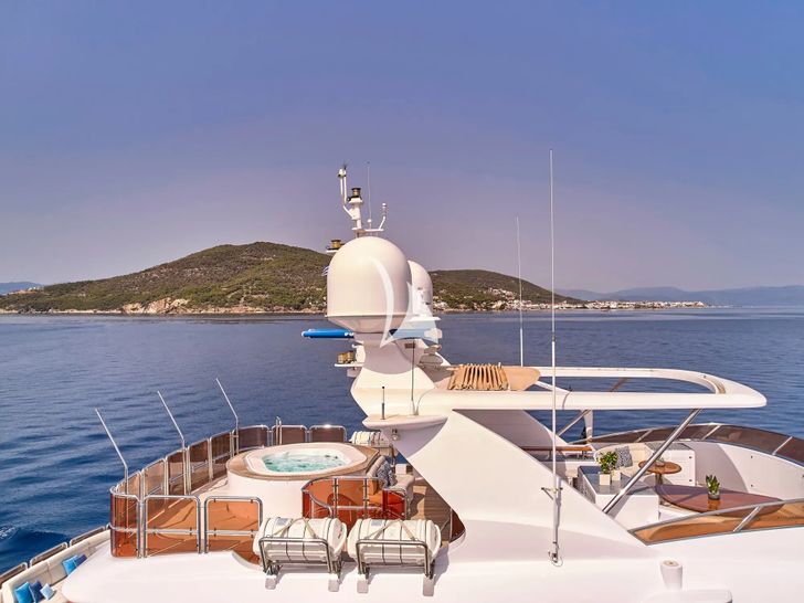 OPTION B Benetti Classic 121 - sun deck side shot OPTION B Benetti Classic 121 - sun deck side shot