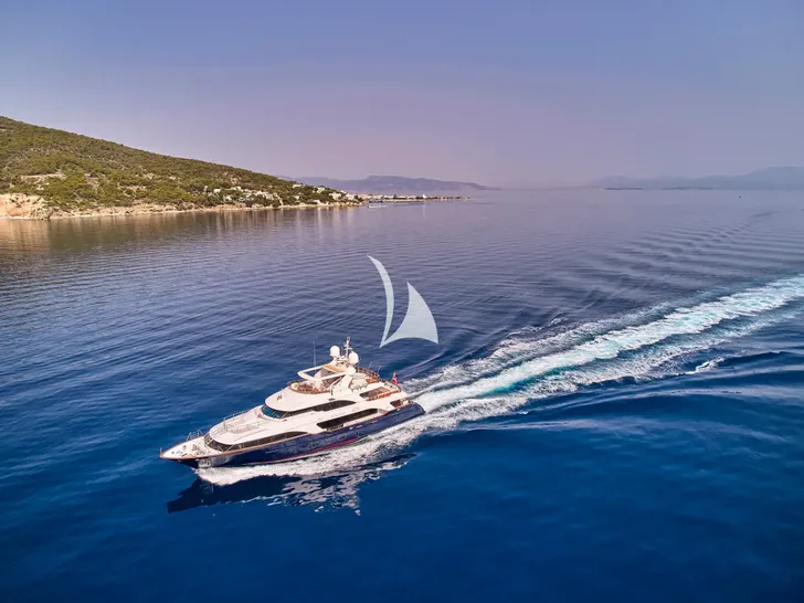 OPTION B Benetti Classic 121 - top speed OPTION B Benetti Classic 121 - top speed