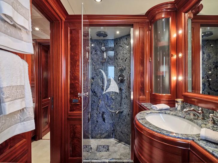 OPTION B Benetti Classic 121 - twin cabin 1 bathroom OPTION B Benetti Classic 121 - twin cabin 1 bathroom