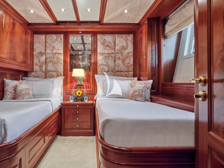 OPTION B Benetti Classic 121 - twin cabin 2 OPTION B Benetti Classic 121 - twin cabin 2