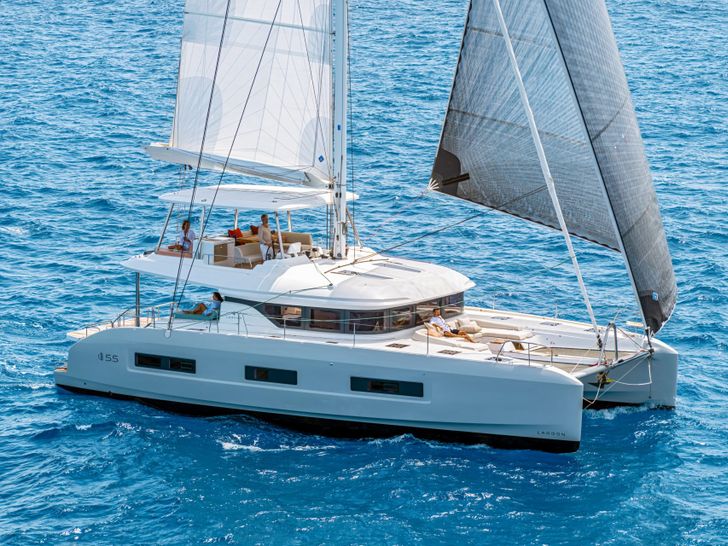 OPUS ONE Lagoon 55 - profile OPUS ONE Lagoon 55 - profile