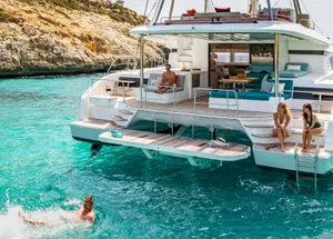 VEGA - Lagoon 55 stern