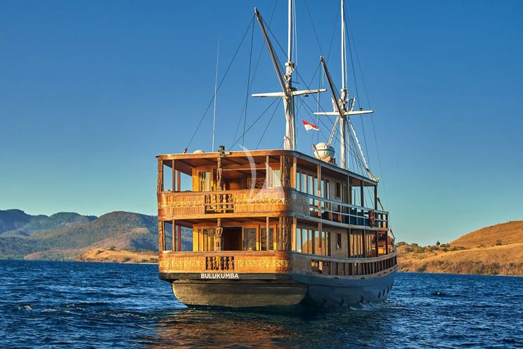 Charter Yacht ORACLE - Phinisi 35m - 2 Cabins - Labuan Bajo - Komodo - Sorong - Raja Ampat - Indonesia