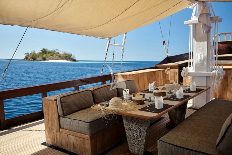 Charter Yacht ORACLE - Phinisi 35m - 2 Cabins - Labuan Bajo - Komodo - Sorong - Raja Ampat - Indonesia