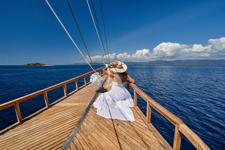 Charter Yacht ORACLE - Phinisi 35m - 2 Cabins - Labuan Bajo - Komodo - Sorong - Raja Ampat - Indonesia