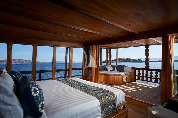 Charter Yacht ORACLE - Phinisi 35m - 2 Cabins - Labuan Bajo - Komodo - Sorong - Raja Ampat - Indonesia