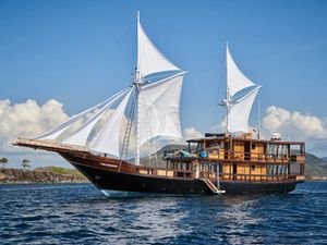 ORACLE - Phinisi 35m - 2 Cabins - Labuan Bajo - Komodo - Sorong - Raja Ampat - Indonesia ORACLE - Phinisi 35m - 2 Cabins - Labuan Bajo - Komodo - Sorong - Raja Ampat - Indonesia