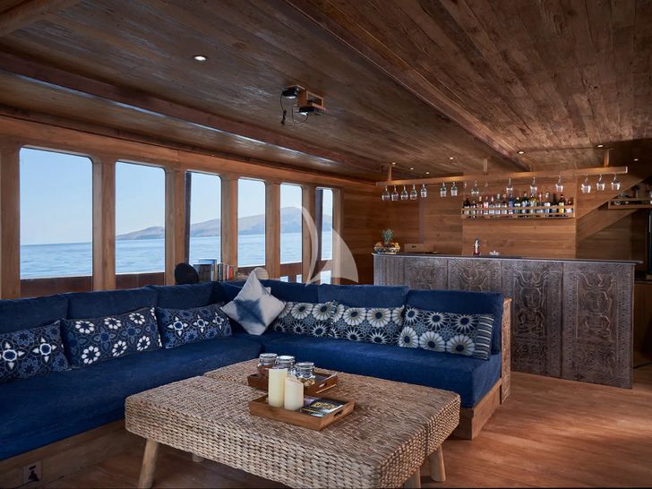 ORACLE Phinisi 35m - saloon ORACLE Phinisi 35m - saloon