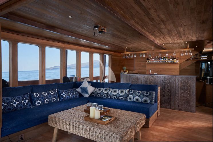 Charter Yacht ORACLE - Phinisi 35m - 2 Cabins - Labuan Bajo - Komodo - Sorong - Raja Ampat - Indonesia