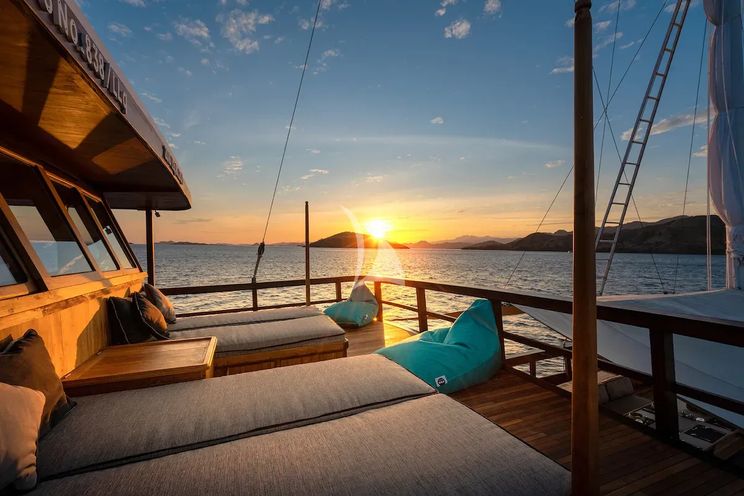 Charter Yacht ORACLE - Phinisi 35m - 2 Cabins - Labuan Bajo - Komodo - Sorong - Raja Ampat - Indonesia