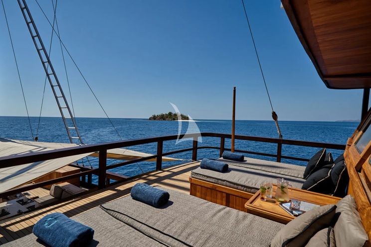 Charter Yacht ORACLE - Phinisi 35m - 2 Cabins - Labuan Bajo - Komodo - Sorong - Raja Ampat - Indonesia