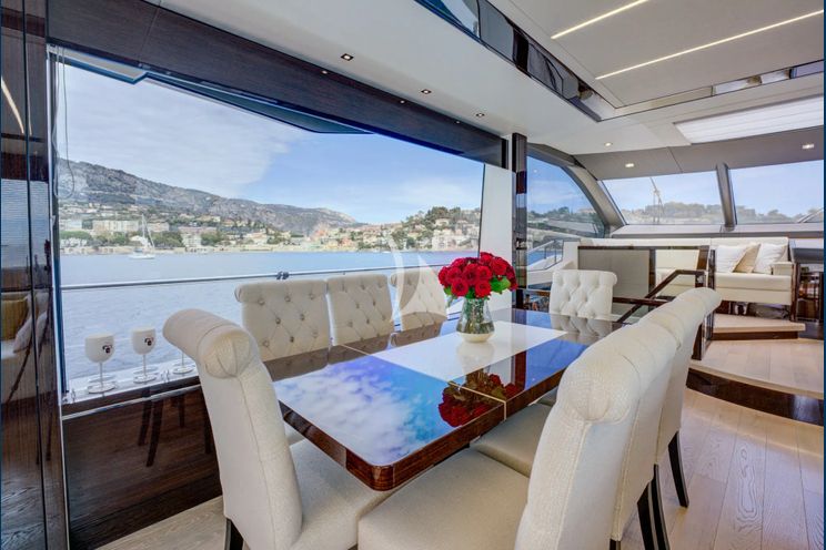 Charter Yacht OREGGIA - Sunseeker 76 Yacht - 4 Cabins - Cannes - Monaco - St Tropez - French Riviera