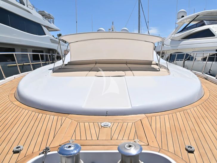 ORION I Mangusta 92 - foredeck sun bed covered ORION I Mangusta 92 - foredeck sun bed covered