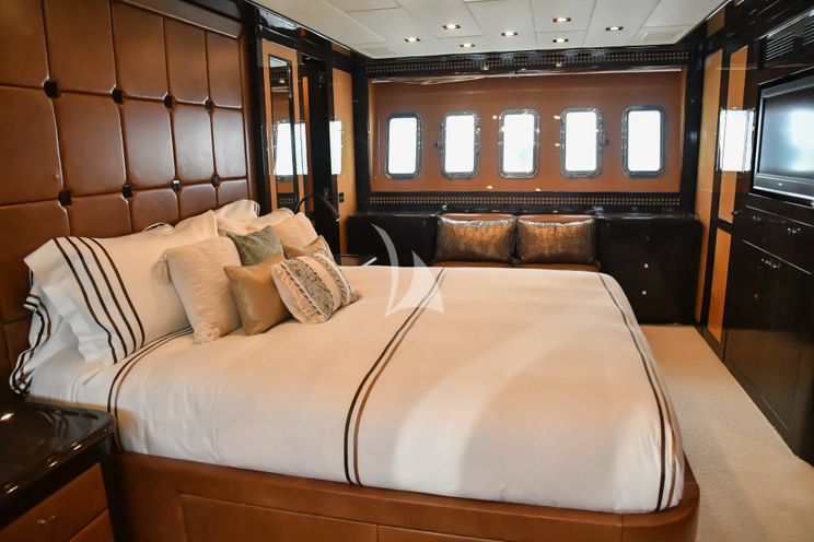 Charter Yacht ORION I - Mangusta 92 - 4 Cabins - St Tropez - Cannes - Monaco - French Riviera