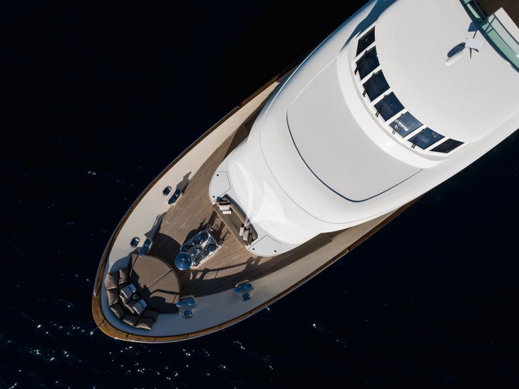 ORIZZONTE Vahali 30m - aerial foredeck shot ORIZZONTE Vahali 30m - aerial foredeck shot