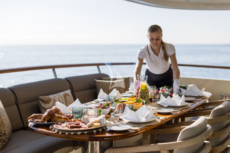 Charter Yacht ORIZZONTE - Vahali 30m - 4 Cabins - Cannes - Nice - Antibes - St Tropez - French Riviera - Monaco