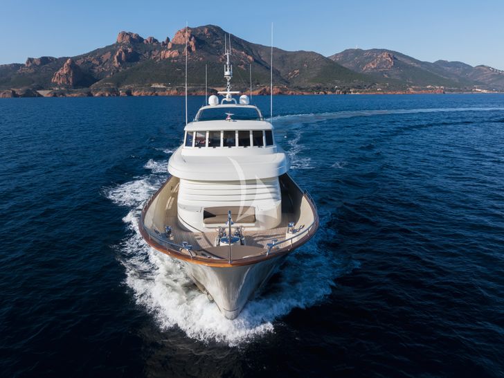 ORIZZONTE Vahali 30m - cruising bow view ORIZZONTE Vahali 30m - cruising bow view