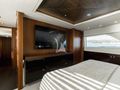 ORIZZONTE Vahali 30m - master cabin TV and bed ORIZZONTE Vahali 30m - master cabin TV and bed