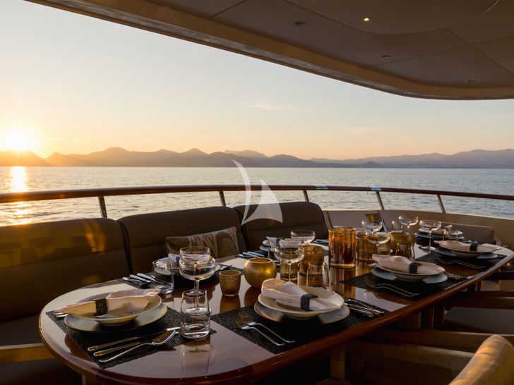ORIZZONTE Vahali 30m - sunset dinner ORIZZONTE Vahali 30m - sunset dinner