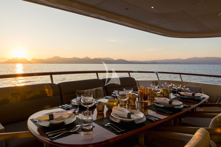 Charter Yacht ORIZZONTE - Vahali 30m - 4 Cabins - Cannes - Nice - Antibes - St Tropez - French Riviera - Monaco