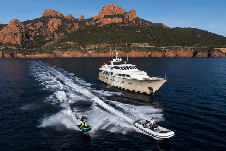 Charter Yacht ORIZZONTE - Vahali 30m - 4 Cabins - Cannes - Nice - Antibes - St Tropez - French Riviera - Monaco