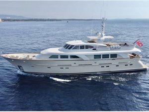 ORIZZONTE - Vahali 30m - 4 Cabins - Cannes - Nice - Antibes - St Tropez - French Riviera - Monaco ORIZZONTE - Vahali 30m - 4 Cabins - Cannes - Nice - Antibes - St Tropez - French Riviera - Monaco