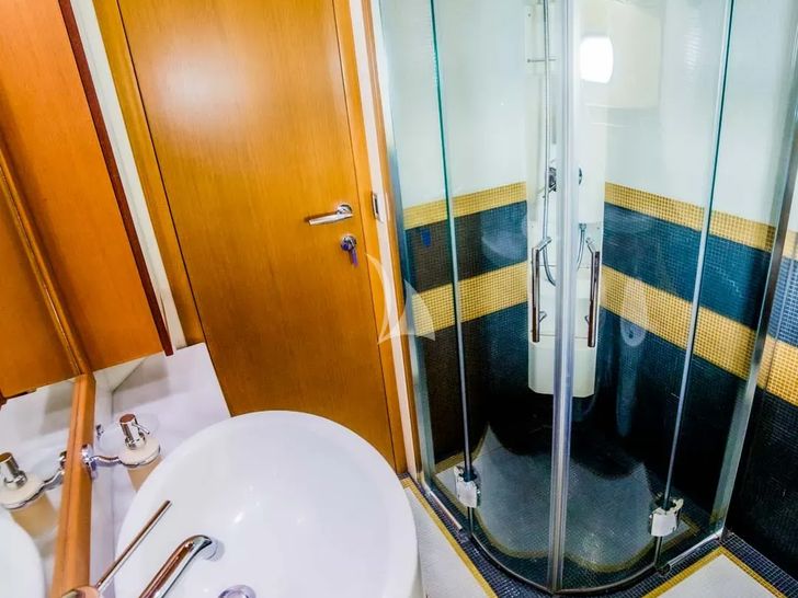ORLANDO L Ferretti 780 - VIP cabin bathroom ORLANDO L Ferretti 780 - VIP cabin bathroom