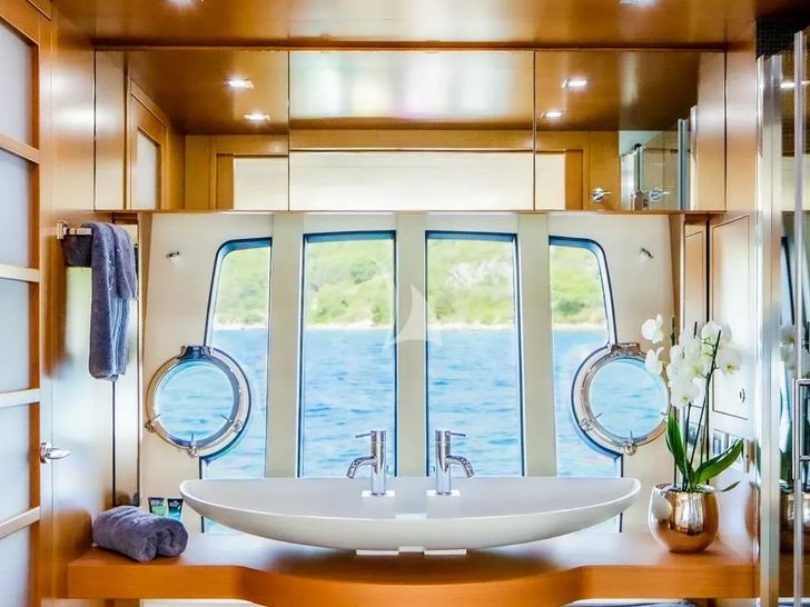 ORLANDO L Ferretti 780 - master cabin bathroom lavatory ORLANDO L Ferretti 780 - master cabin bathroom lavatory