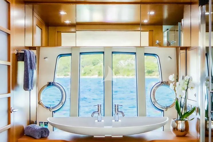 Charter Yacht ORLANDO L - Ferretti 780 - 4 Cabins - Split - Hvar - Dubrovnik - Croatia